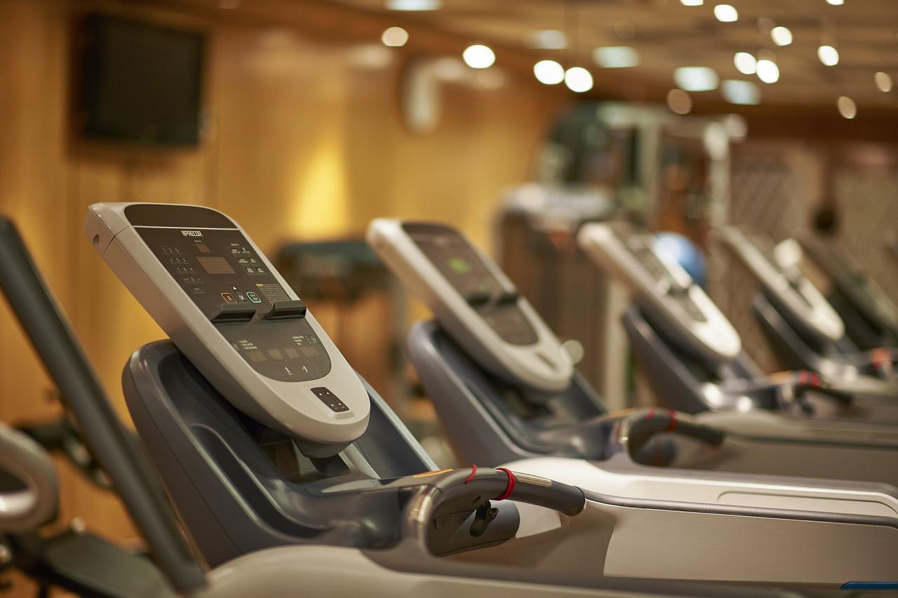 Safir Hotel Cairo Giza Ngoại thất bức ảnh The gym at the hotel